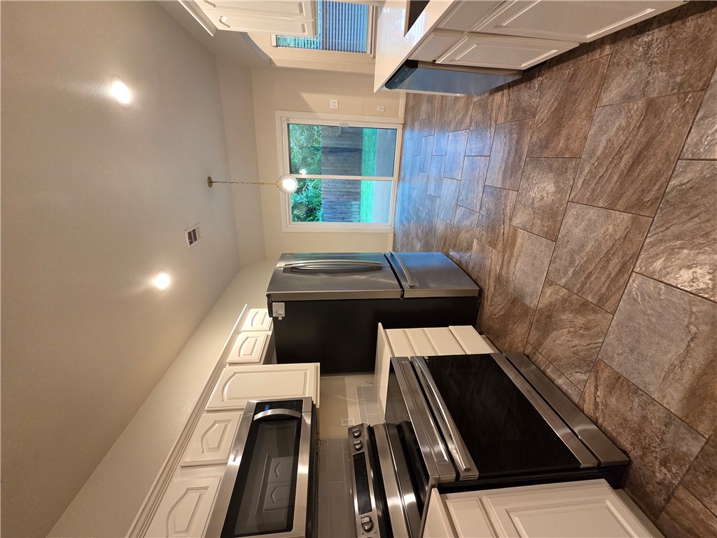 Rollers Ridge Sub Rogers - Residential Lease