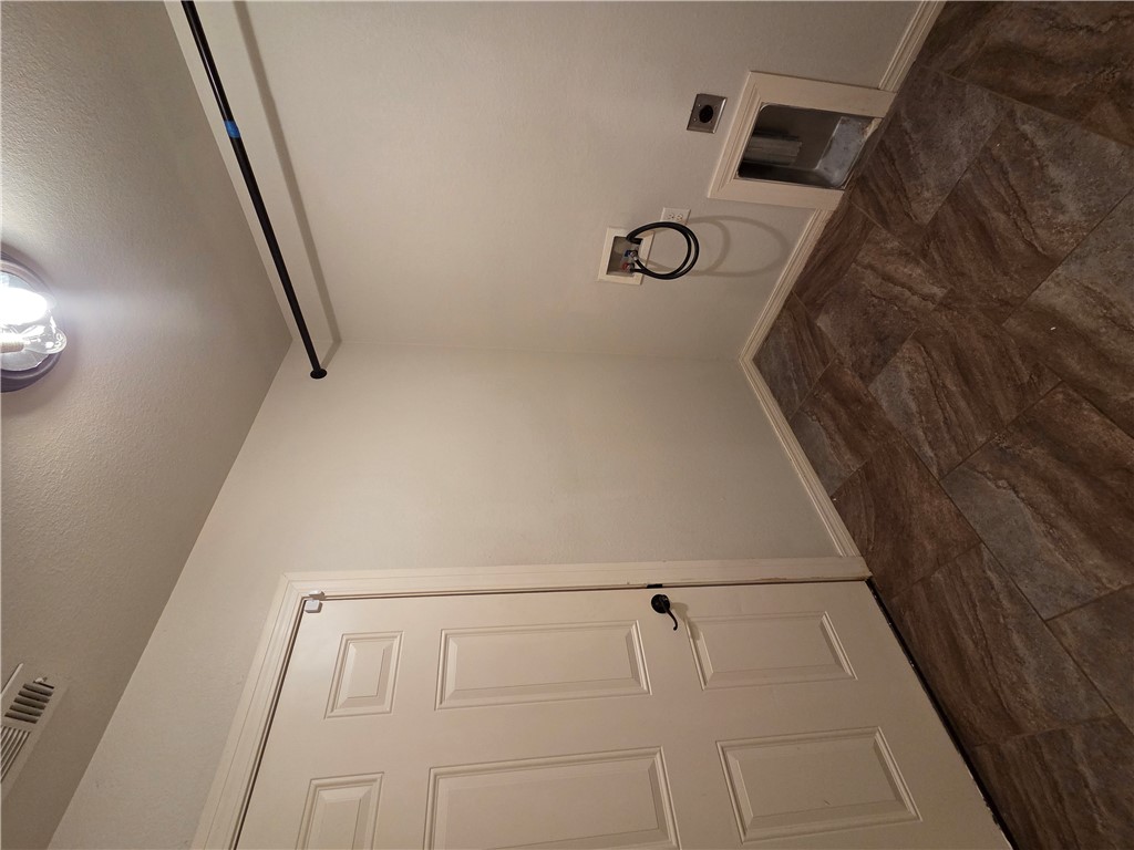Rollers Ridge Sub Rogers - Residential Lease
