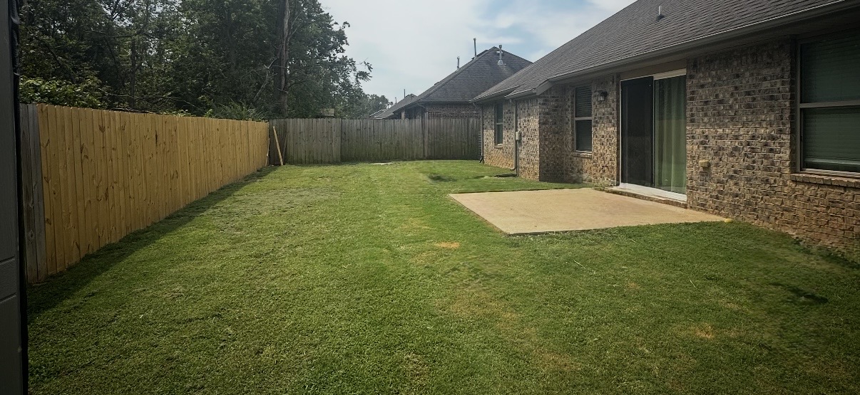 Rollers Ridge Sub Rogers - Residential Lease