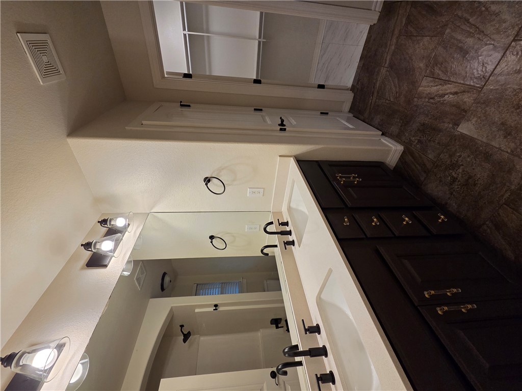 Rollers Ridge Sub Rogers - Residential Lease