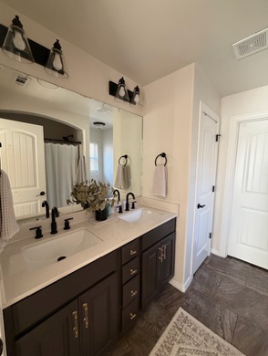 Rollers Ridge Sub Rogers - Residential Lease