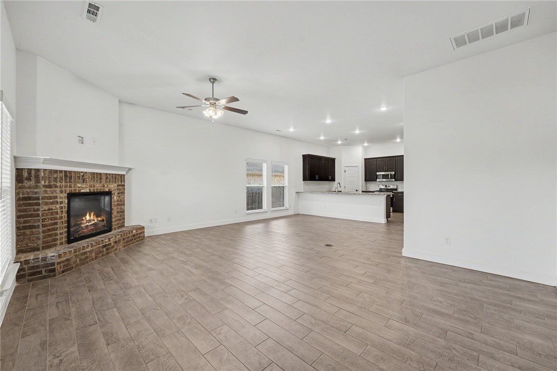 2410 Graham Lane