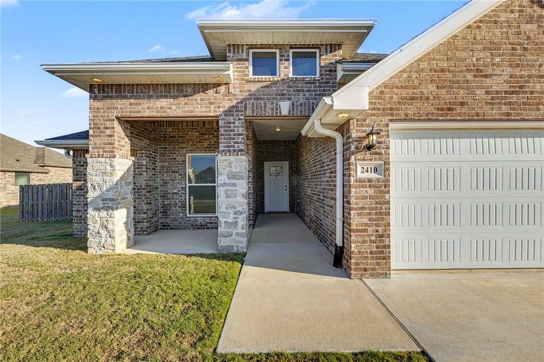 2410 Graham Lane