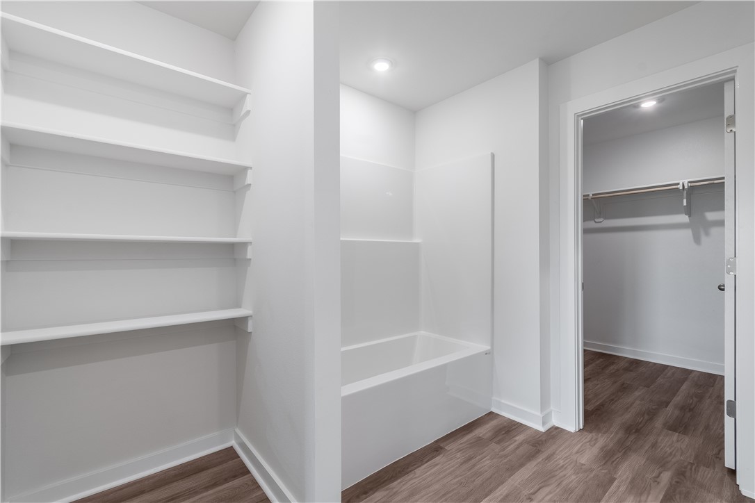 Applewood Estates - Residential Lease