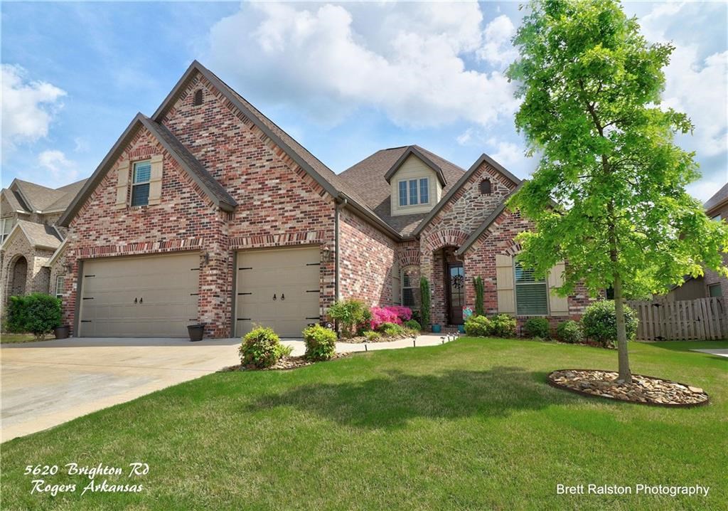 Move in ready! Beautiful home, schedule your showing today!