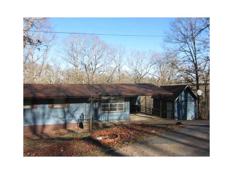 UPDATED RENTAL. NEW PAINT, FIXTURES, HOTWATER HEATER. BIG YARD, REASONABLY LEVEL, END OF CUL-DE-SAC. INCLUDES REFRIGERATOR. CREDIT CHECK RUN. STORAGE BULDING, WORKSHOP IN BASEMENT. NEW ROOF,NO CARPET, ALL PARQUET OR LAMINATE OR TILE FLOORING. NEW ROOF, NEW PAINT. 2 BEDROOM 1.5 BATH PLUS OFFICE. OFFICE AREA OFF DINING AREA. LAUNDRY ON MAIN FLOOR. BIG KITCHEN, NEW STOVE, LOTS OF CABINETS, NEW LIGHT FIXTURES. AVAILABLE JANUARY 10TH. SMALL ITEMS STILL TO BE FINISHED. PROPANE HEAT.