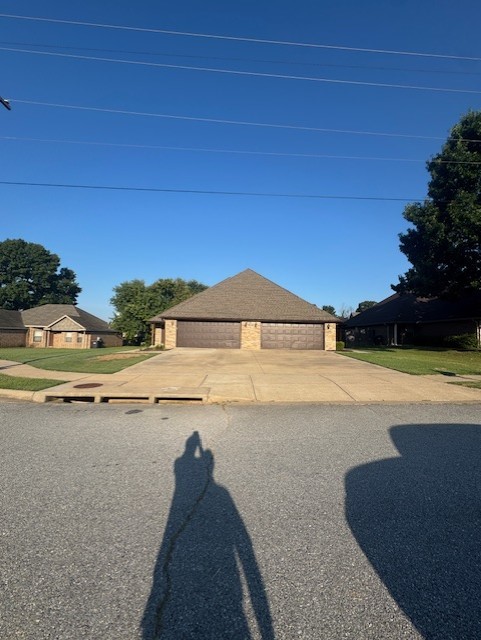 3 bedroom 2 bath 2 car garage newly remodeled all appliances expect washer/dryer excellent condition sodded yard landscaped shows like brand new keyless entry remotes on garage near wagon wheel exit to I49 central air lots of ceiling fans no carpet all wood/tile