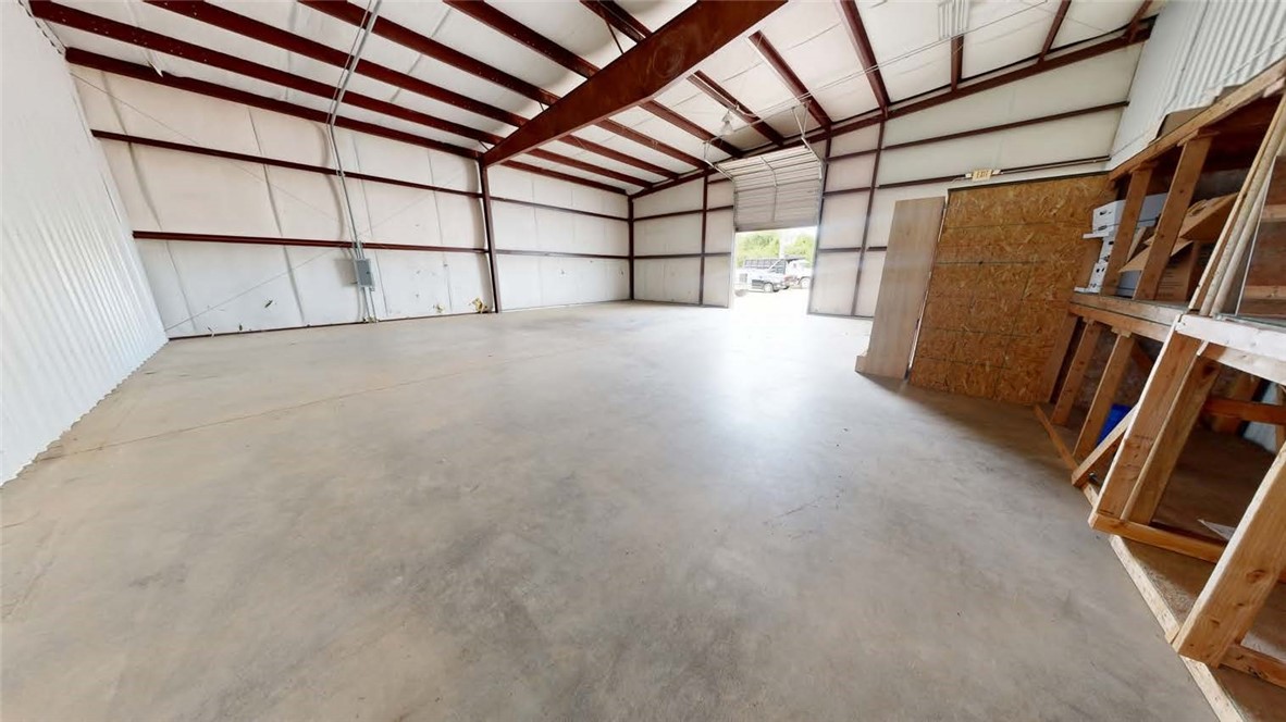 Space Center Hpr - Commercial Lease