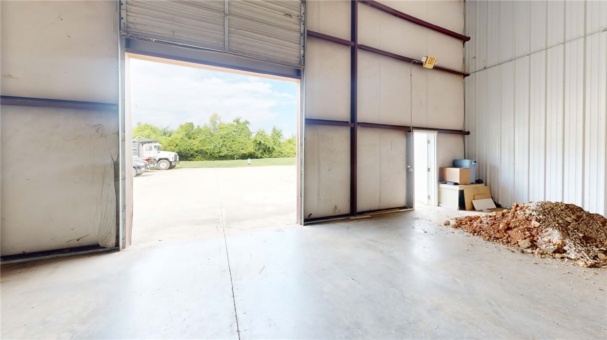 Space Center Hpr - Commercial Lease
