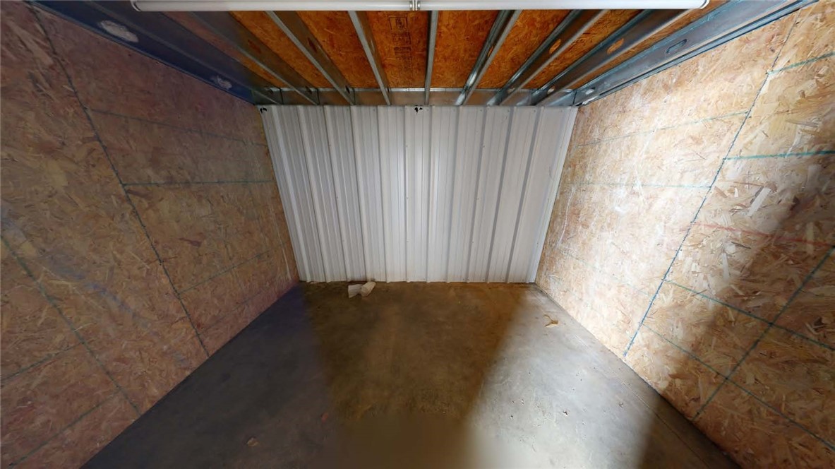 Space Center Hpr - Commercial Lease
