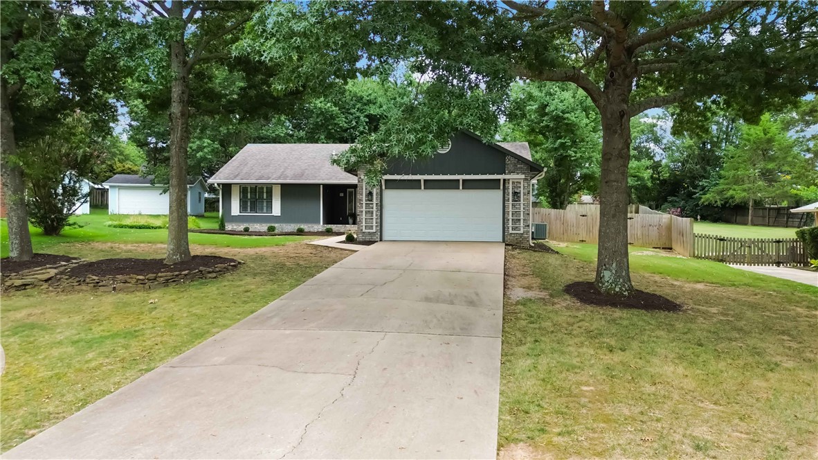 Country Club Estates - Residential