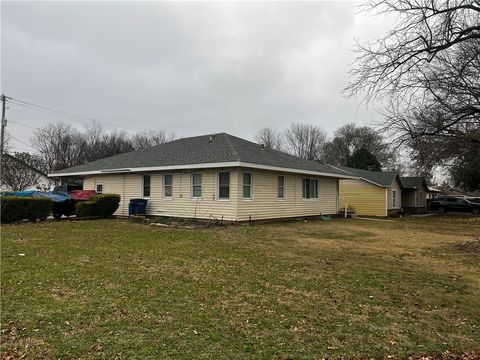 936 S Maxwell Siloam Springs AR 72761