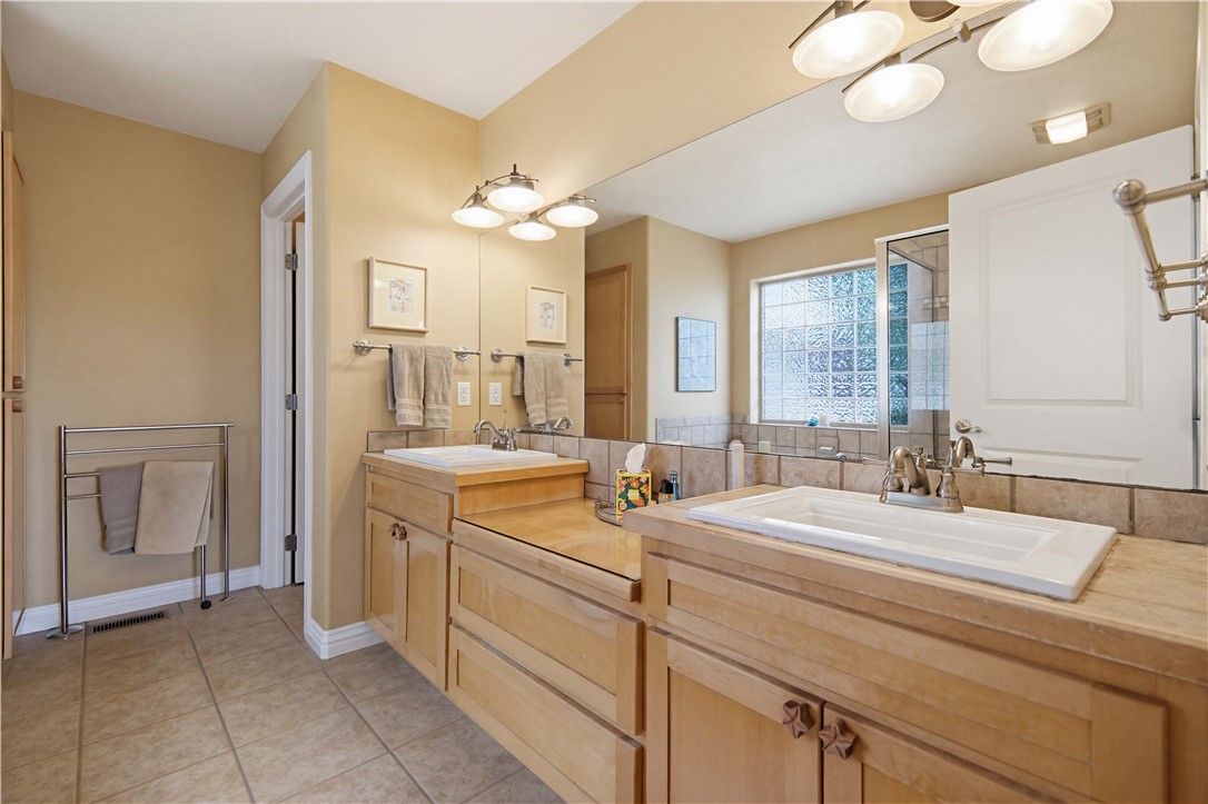 Unit 117 Holiday Island - Residential