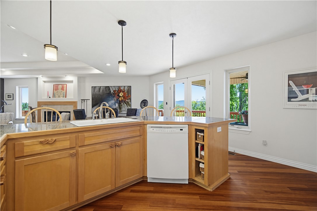 Unit 117 Holiday Island - Residential