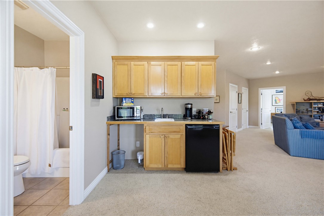 Unit 117 Holiday Island - Residential