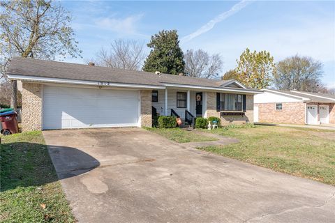 Photo of 1912 S 71st Street, Fort Smith, AR 72903 (MLS # 1329970)