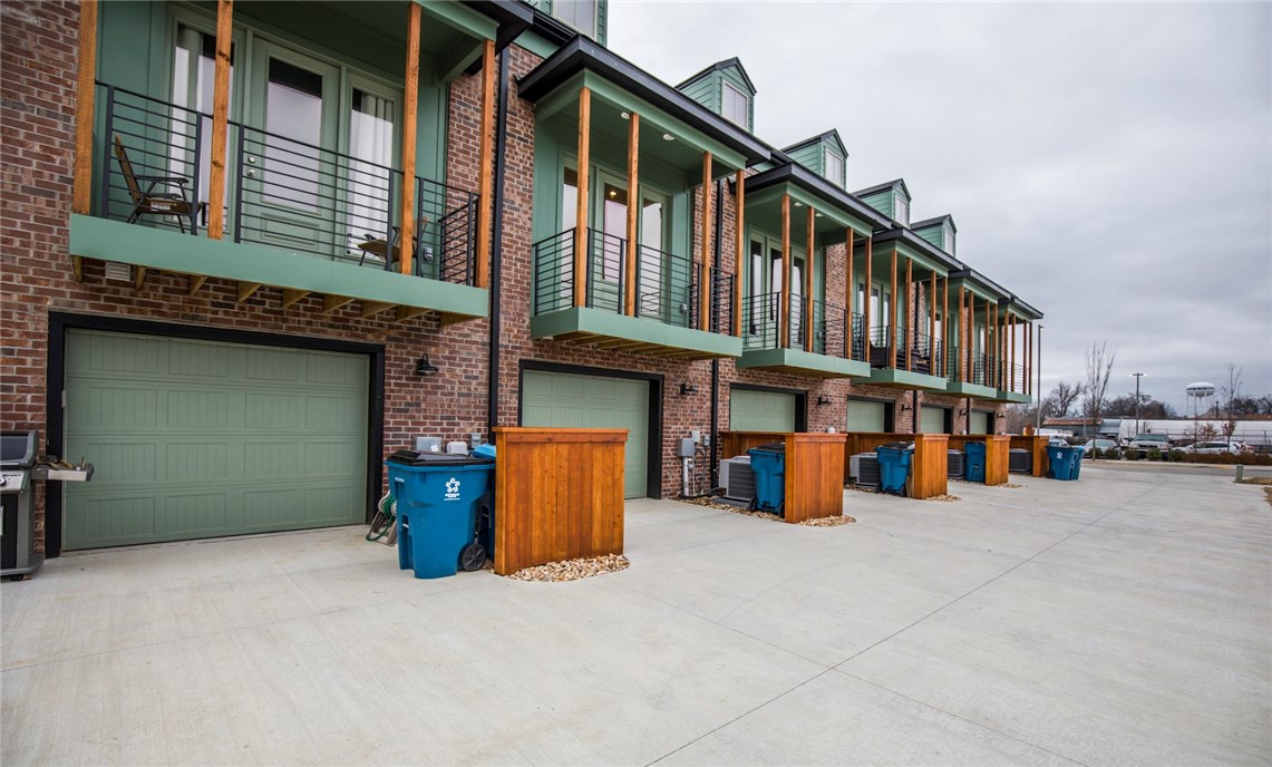 T J Hollands Sub Bentonville - Residential