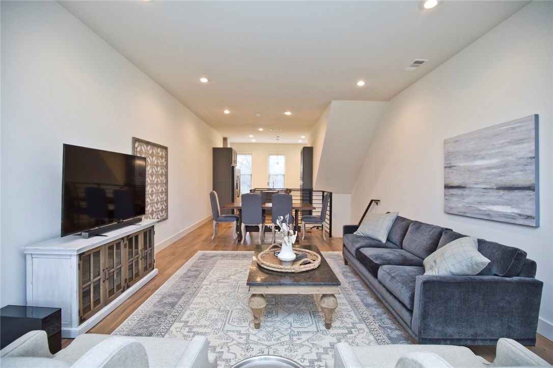 T J Hollands Sub Bentonville - Residential