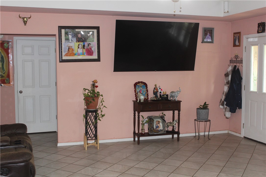 Shadow Valley Iv - Residential