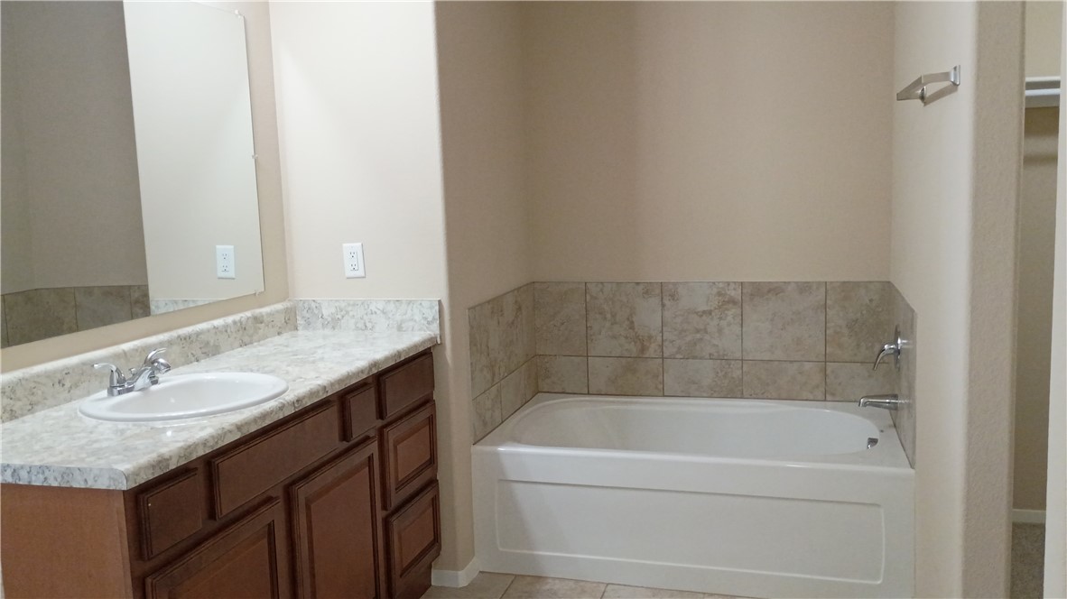 Kerelaw Castle Bentonville - Residential Lease