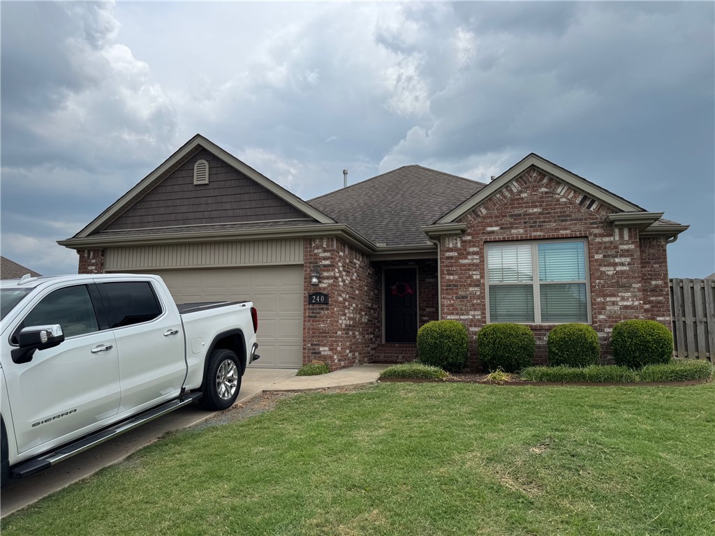 Discover a rare investment opportunity in one of Northwest Arkansasā fastest-growing areas! This
exclusive package includes four well-maintained residential homes located in Rogers, AR 72719. Each home features 3 bedrooms and 2 bathrooms with spacious floor plans ranging from 1,408 to 1,448 square feet. With all four properties fully developed and income-producing, this is an ideal portfolio addition for investors.