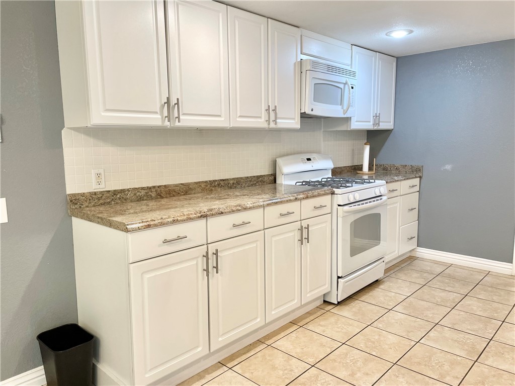 Birds 4th Sub - Commercial Lease