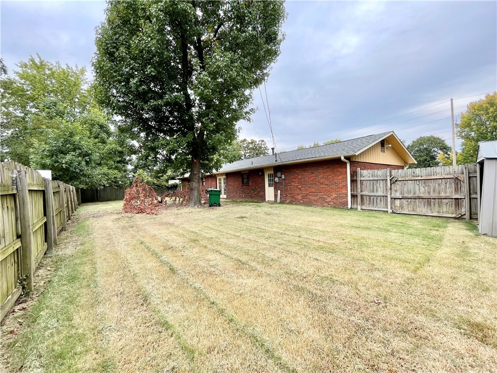 Birds 4th Sub - Commercial Lease