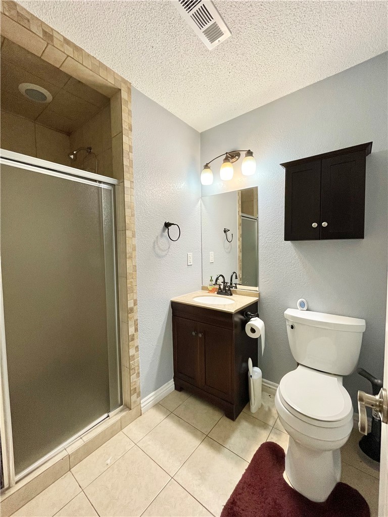 Birds 4th Sub - Commercial Lease