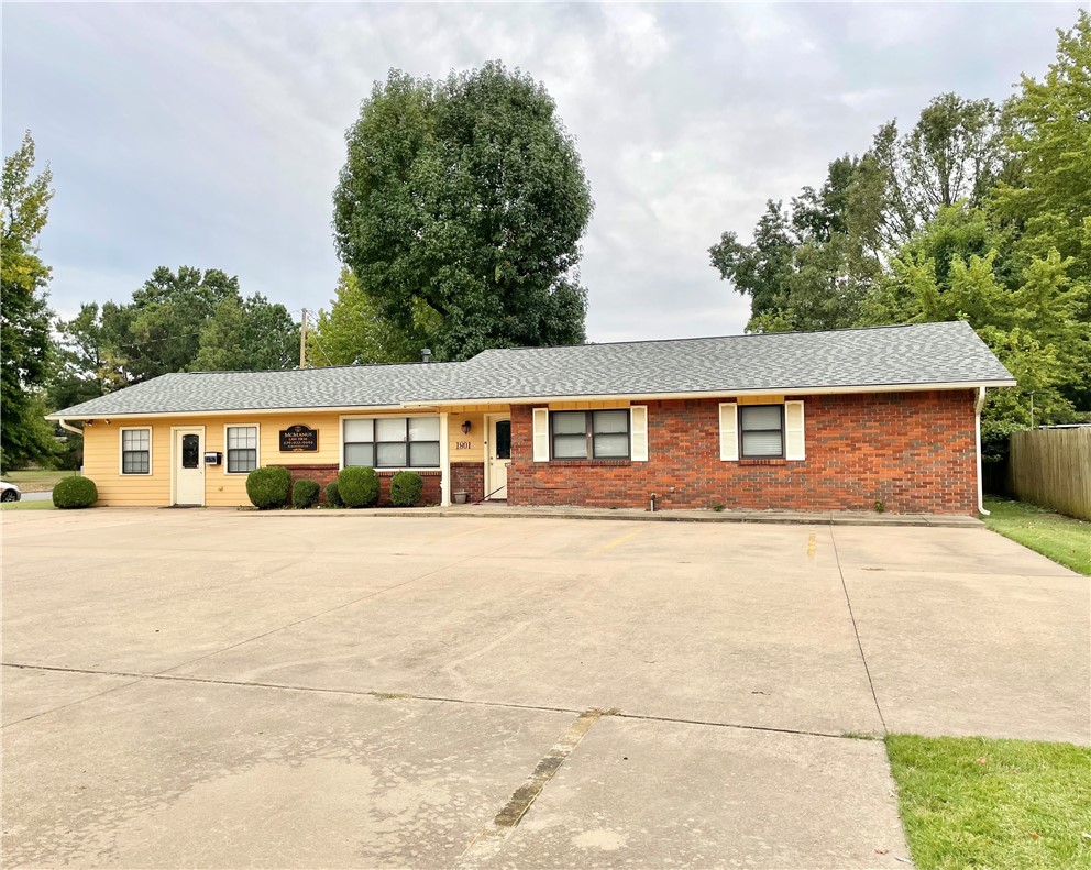 Birds 4th Sub - Commercial Lease