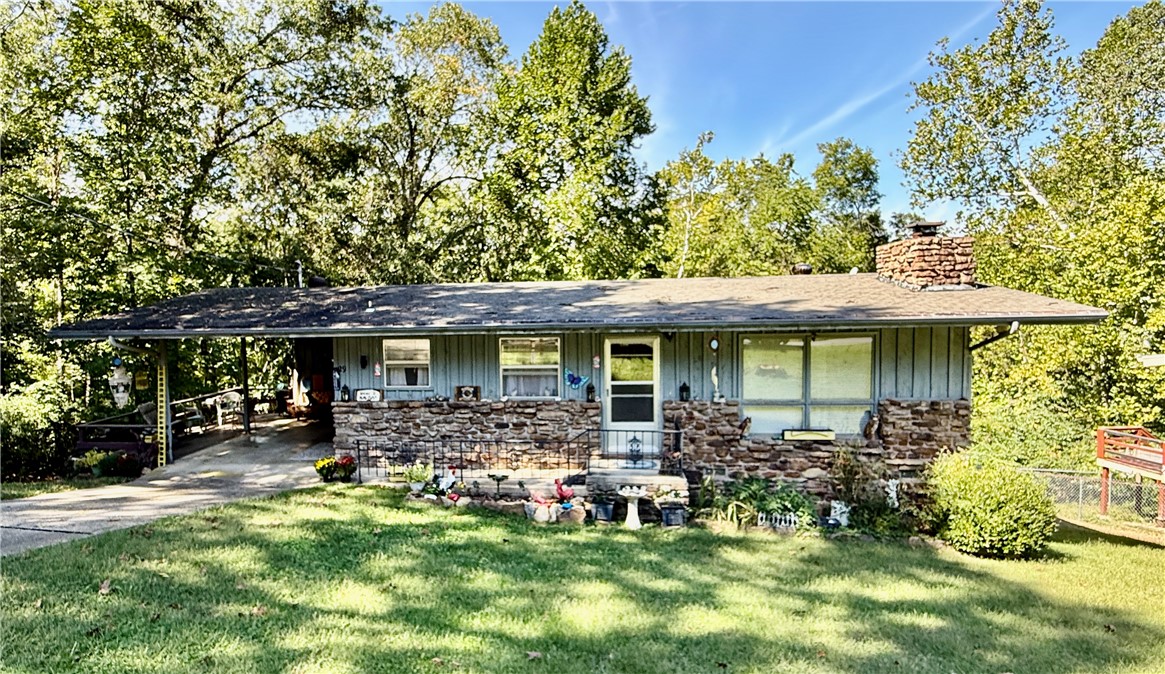 Two-bedroom, one-bath fixer-upper with endless potential! This home features a wood-burning fireplace in the living room, radiant heat in each room, and central air. A one-car carport with storage plus a full, blocked-in basement with a concrete floor provides excellent storage options. Septic cleaned 2 years ago.
While the home is in need of paint and carpet, itās a great opportunity to make it your own. Located right along the āUphill Both Waysā trail, itās perfect for cycling enthusiasts. Just minutes from Lake Avalon and Lake Windsor, five minutes to Town Center, and only 10 minutes to the Jane Walmart.