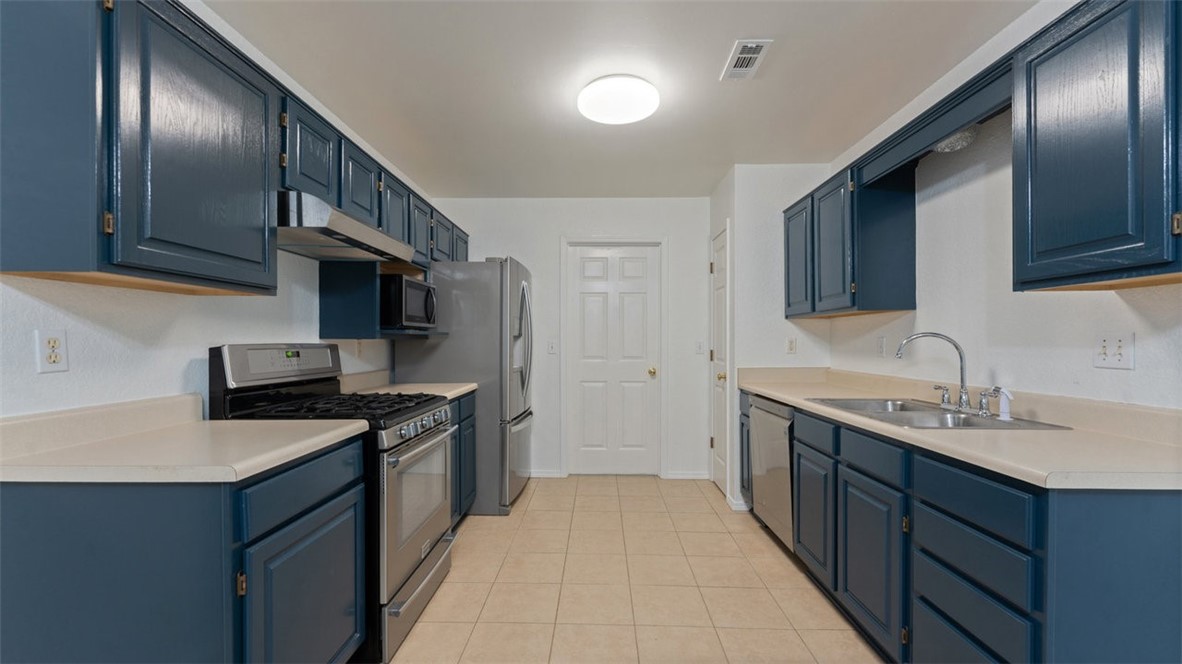 Hales Add Rogers - Residential Lease