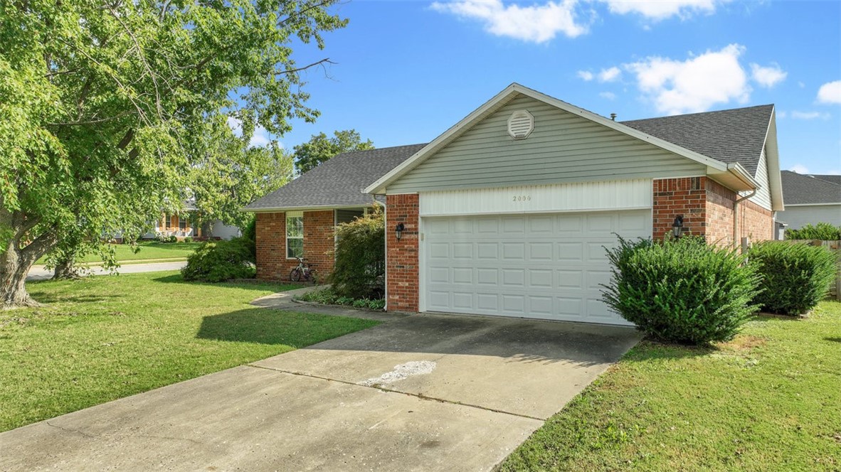 Please note: This is a NO Pet property.
Corner-lot with beautiful mature trees, covered front porch w/railing to enjoy warm summer evenings sipping ice tea, fenced yard and patio. The interior features an entryway, a roomy living room with vaulted ceiling and fireplace, inviting family room, kitchen eating area, tile/laminate and carpet flooring, spacious master bedroom, master bath with extra marble vanity area and more.
We do not advertise on Craigslist or Facebook Marketplace.
S.A.F.E. Property Management residents are enrolled in the Resident Benefits Package (RBP) for $35.00/month which includes liability insurance, credit building to help boost the resident’s credit score with timely rent payments, up to $1M Identity Theft Protection, HVAC air filter delivery...etc.
