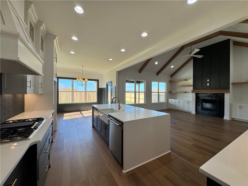 Crescent View - Residential