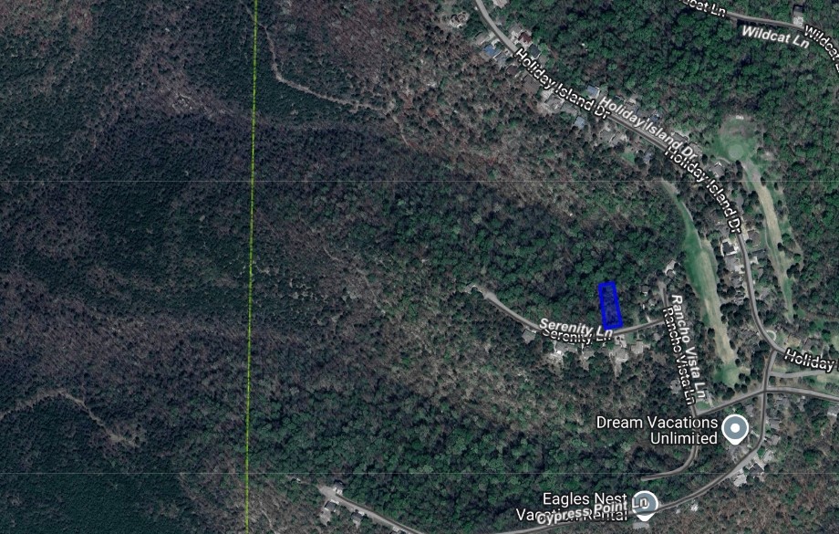 Here’s your chance to own land with limitless possibilities! A quiet, rural setting filled with wildlife, yet only a short drive to Eureka Springs. This property offers easy access to a variety of amenities—two golf courses, a country club, recreation center, swimming pool, tennis courts, and a marina with a fishing dock. It’s the perfect place to create your ideal home or retreat.