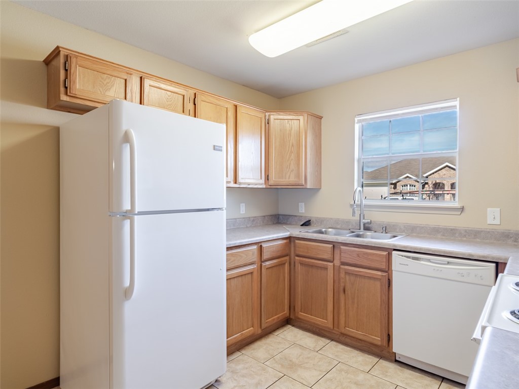 Stonegate Sub Bentonville - Residential Lease