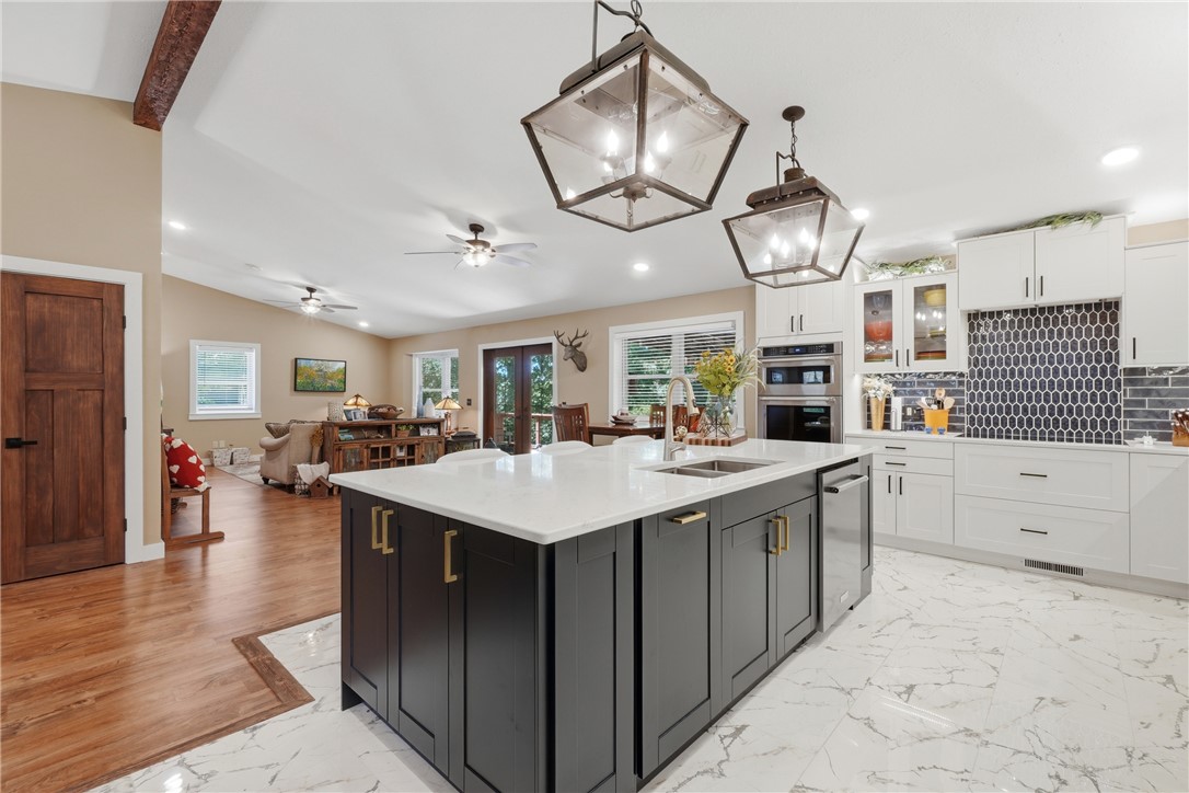Unit 16 Holiday Island - Residential