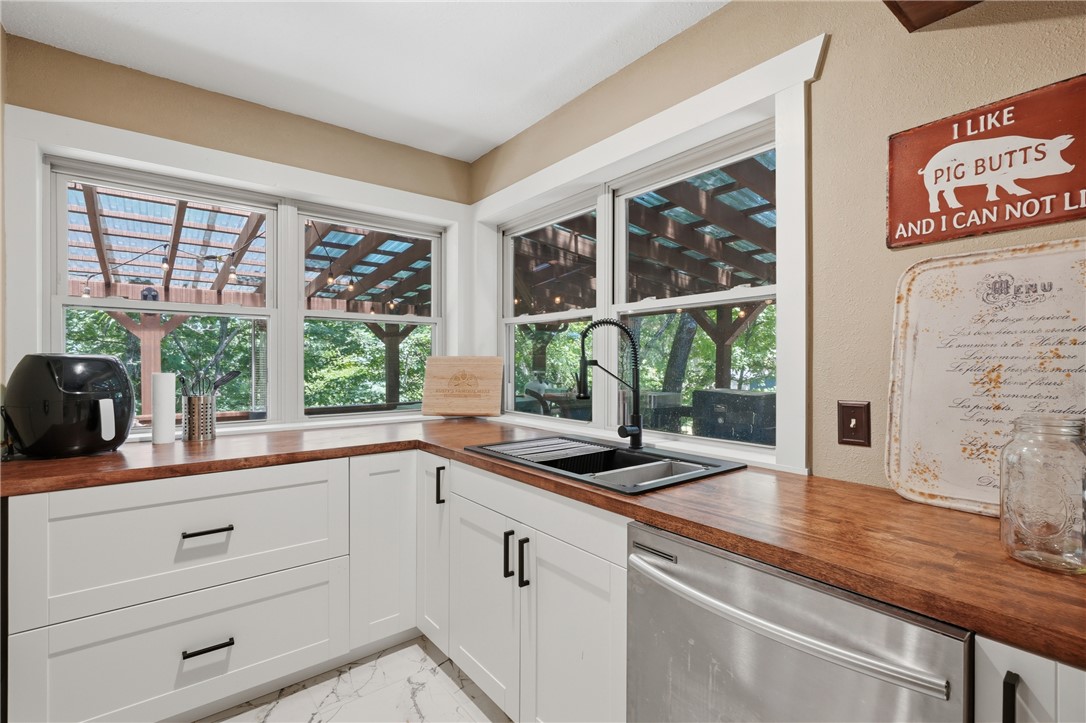 Unit 16 Holiday Island - Residential