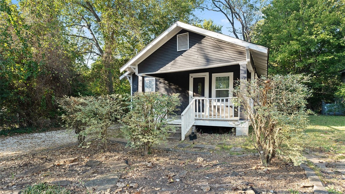 *Please note this is a no cat property, 2 dogs under 20 lbs each are allowed with applicable pet fees*
Check out the urban living at 32 E M.L.K. Jr Blvd, nestled in the heart of South Fayetteville, AR. This delightful 734 sq ft, one-bedroom gem offers a perfect back yard retreat to seamlessly flow throughout the house. Step into a bright and airy living area that beckons you to unwind after a day with a drink on the front porch. Located in a dynamic neighborhood near Walker Park, the Feed Mill & the Neighborhood Market. Whether you're working from home or seeking a serene escape, this residence provides the ideal setting. Walkable, rideable and drivable.
We do not advertise on Craigslist or Facebook Marketplace.
S.A.F.E. Property Management residents are enrolled in the Resident Benefits Package (RBP) for $35.00/month which includes liability insurance, credit building to help boost the resident’s credit score with timely rent payments, up to $1M Identity Theft Protection, HVAC air filter delivery...etc.