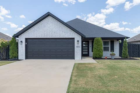 Photo of 4502 W Barhem Drive, Fayetteville, AR 72704 (MLS # 1358672)