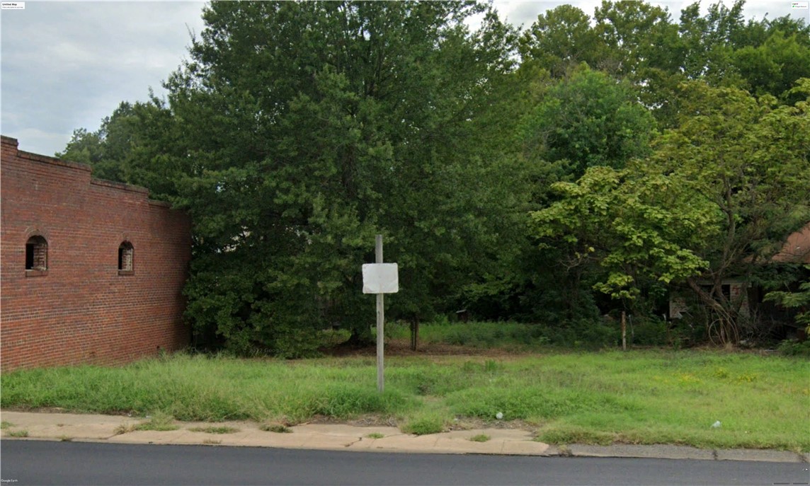 0.15 acre commercial lot in Texarkana, AR (Financing Available). This is your chance to own a commercial lot right on one of Texarkana’s busiest roads!
Buy it now before it’s gone!
50 ft x 137 ft lot zoned C-3: Open Display Commercial (auto-oriented retail on major roads)
Address: 509 East St, Texarkana, AR 71854
APN #: 169-003-1R
(Estimated) GPS Coordinates*:
SW: 33.415647, -94.030731
SE: 33.415642, -94.030300
NE: 33.415778, -94.030294
NW: 33.415783, -94.030728
See traffic count maps here: http://texarkanampo.com/documents/traffic-counts/TrafficCounts(2015).pdf
https://ardot.gov/wp-content/uploads/Miller.pdf
Est. Property Taxes: $33