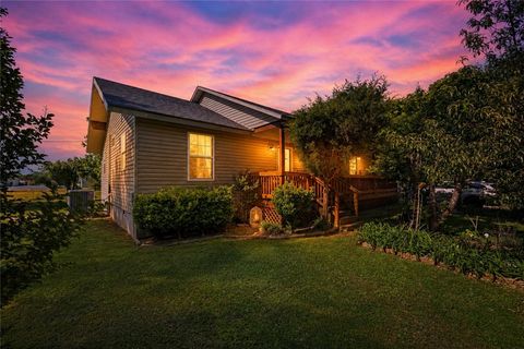 Photo of 671 Ray Avenue, Fayetteville, AR 72701 (MLS # 1344561)