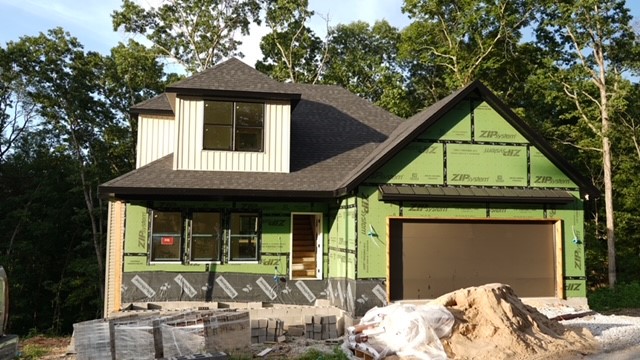 Welcome to 30 Westmorland Drive in Bella Vista — a brand new 4-bedroom, 2.5-bath home nestled on a spacious .31-acre treed lot. This thoughtfully designed split floor plan offers walk-in closets, a modern eat-in kitchen, and plenty of space to spread out and enjoy Northwest Arkansas living.
All yard space will be fully sodded, and the home comes complete with blinds and gutters already installed, making it truly move-in ready. Located just minutes from bike trailheads like Little Sugar and Tunnel Vision, this home is ideal for outdoor enthusiasts.
As a member of the Bella Vista POA, you’ll enjoy access to seven private lakes, golf courses, a recreation center, swimming pools, fitness facilities, tennis courts, and more — all set in the heart of the Ozarks.
Don't miss the chance to make this brand-new home your own before it's finished!