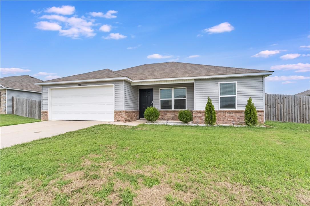 Welcome to 808 NW 68th Avenue in Bentonville! This charming 3-bedroom, 2-bathroom home offers modern comfort and convenience. Enjoy a spacious living area, a well-equipped kitchen, and cozy bedrooms perfect for relaxation. The fenced-in yard provides a secure space for outdoor activities, and pets are welcome. Make this delightful residence your new home today!