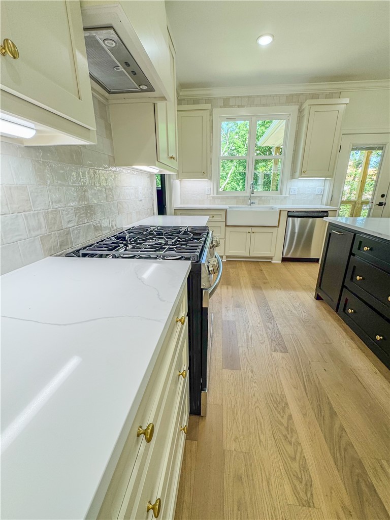 Dickenshire Sub Bvv - Residential