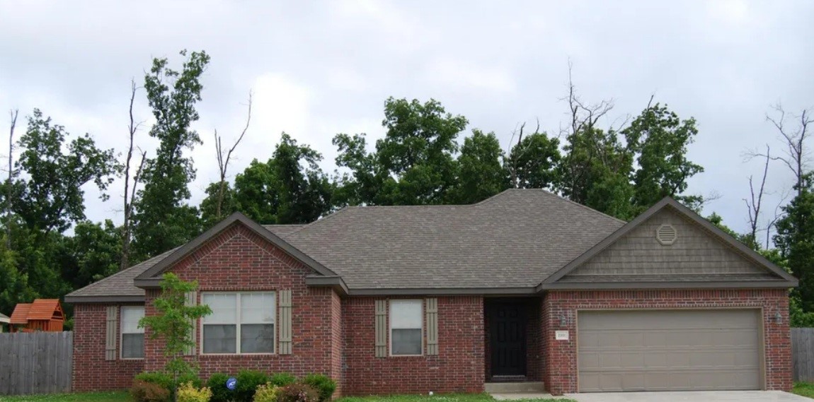 This charming 3 bedroom, 2 bathroom home offers an open-concept living and kitchen area featuring a cozy fireplace and an eat-in kitchen complete with a pantry and all appliances. The large master suite boasts an ensuite bathroom with a soaking tub, a spacious walk-in shower, and a must-see master closet! Additional features include a full-size washer and dryer and a fenced-in backyard perfect for outdoor enjoyment. Tenants responsible for electric, water, trash, gas, and lawn maintenance. We process applications as we receive and once an application is approved, we reach out for deposit. Deposit secures the unit not the application. Please be aware of scams. Our application process is to be paid online through a secure portal, and we do not accept cash, CashApp, Venmo, and/or PayPal.