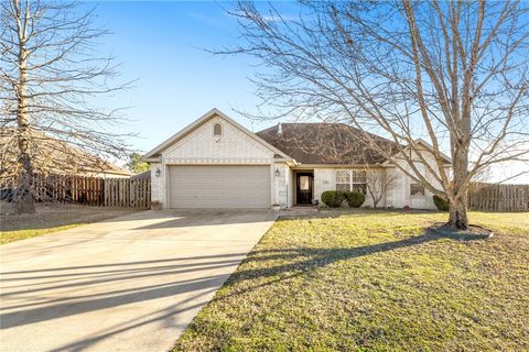 Photo of 2463 Heather Lynn Lane, Fayetteville, AR 72701 (MLS # 1336890)