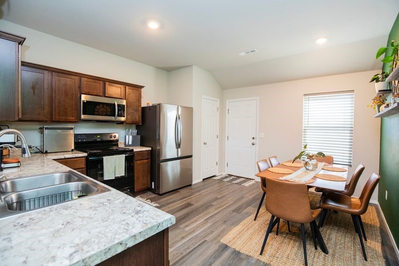 PROVIDENCE VILLAGE PH III-BENTONVILLE - Residential