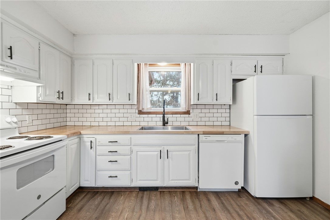 Unit 8 Holiday Island - Residential