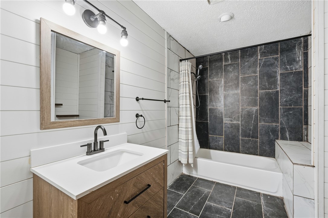 Unit 8 Holiday Island - Residential