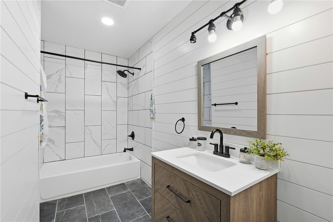 Unit 8 Holiday Island - Residential